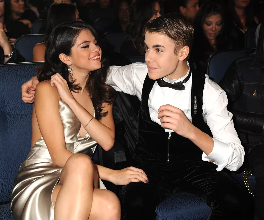 2011 American Music Awards Backstage & Audience