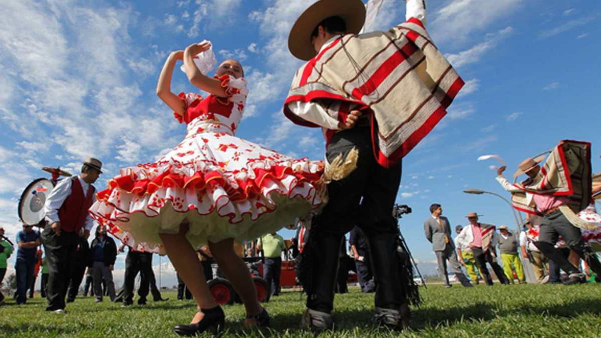 Fiestas Patrias 2024 ¿Qué días son feriados irrenunciables? — FMDOS